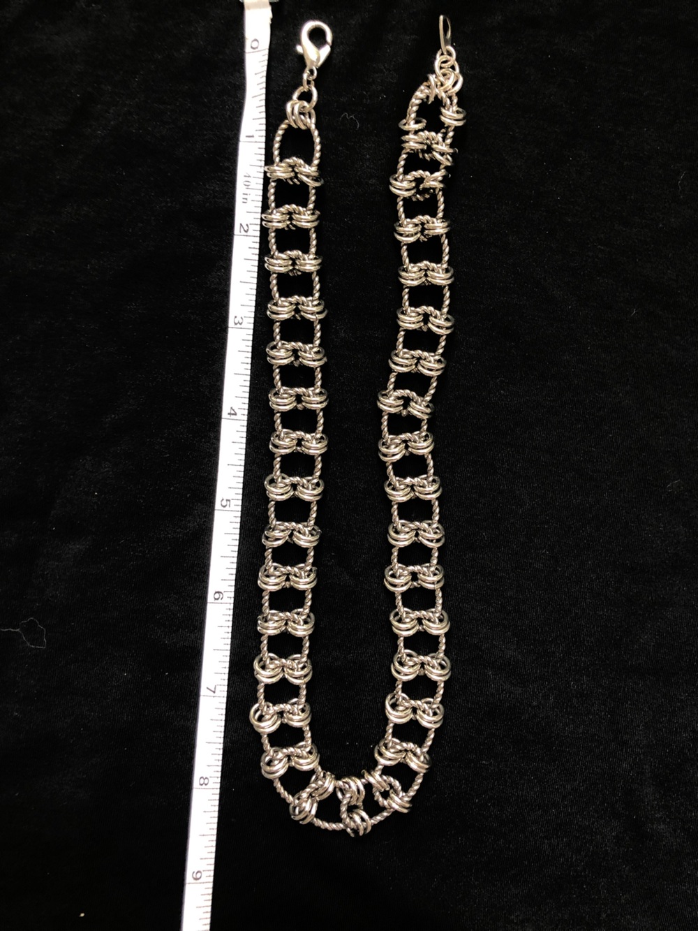 Silver Toned Chain Link Necklace - Picture 2 of 3